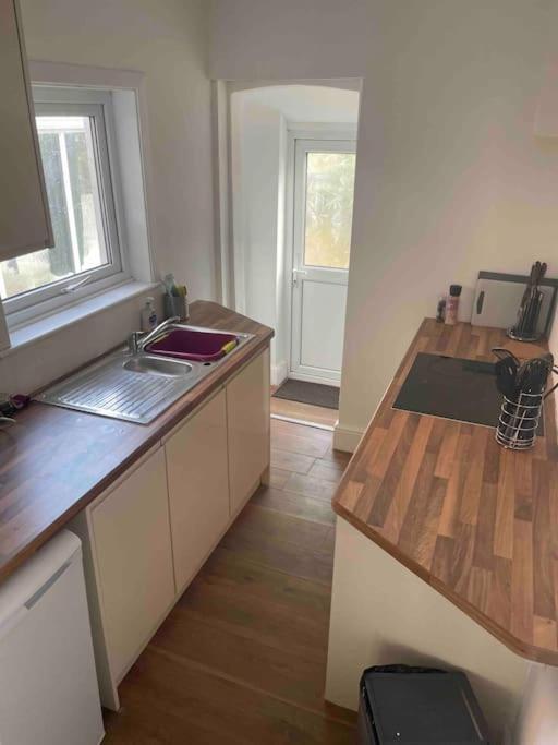Modern 2 Bedroom Terraced House Дувр Экстерьер фото